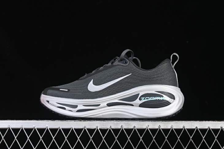 Picture of Nike Vomero Plus _SKUfw21647695778561954fw